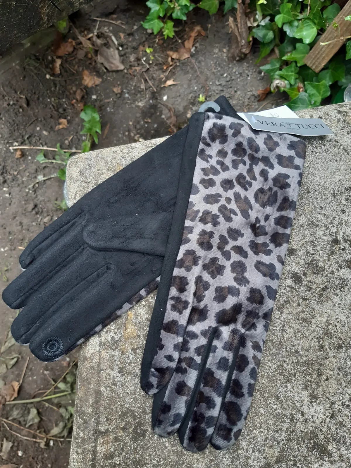PAMELA G28 LEOPARD PRINT SUEDE FEEL WOMEN'S GLOVE